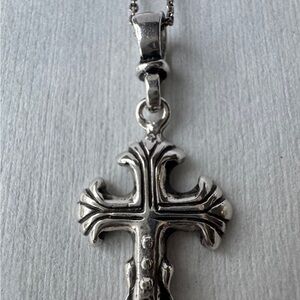 Pretty Sterling Silver Cross Pendant Decorated With Necklace 18”